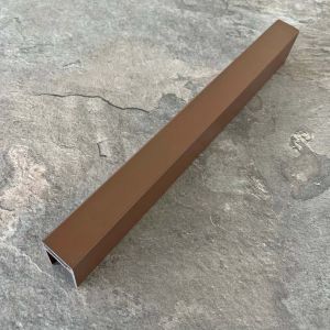 П-профиль алюминиевый 35x25 Коричневый от производителя EasyDecking по цене 750 р П-профиль алюминиевый 35x25 Коричневый от производителя EasyDecking по цене 750 р