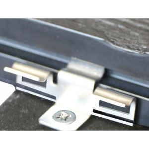 Кляймер промежуточный для каркаса из металлопрофиля и лаги ДПК (упак/100 шт) от производителя OutDoor по цене 2 400 р Кляймер промежуточный для каркаса из металлопрофиля и лаги ДПК (упак/100 шт) от производителя OutDoor по цене 2 400 р